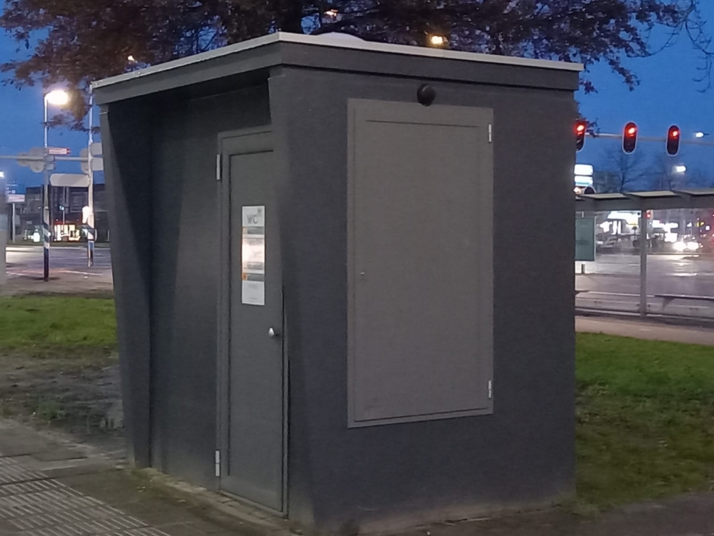 self cleaning toilets- bus driver-arriva (1)