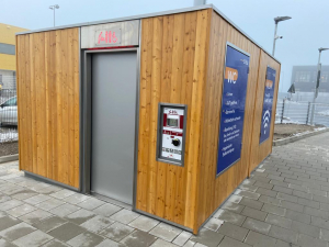 self cleaning toilet for charging station