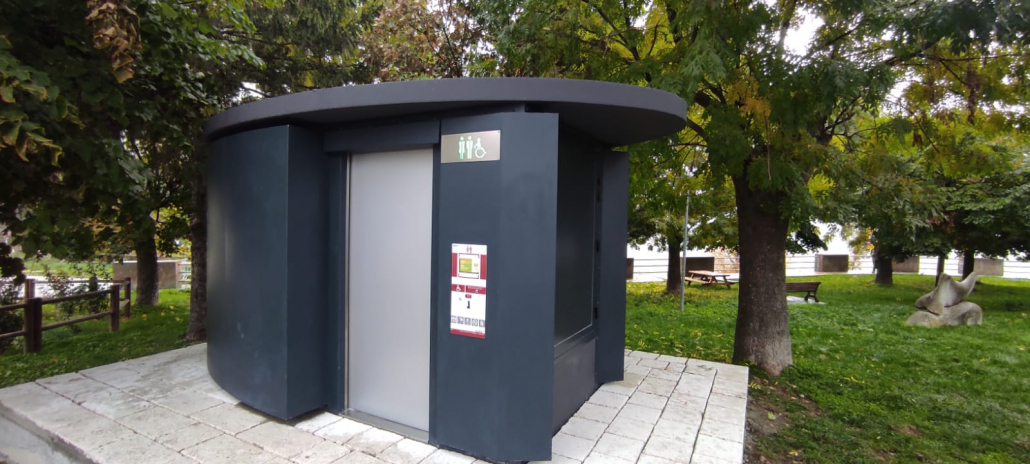 toilette-autopulente-prefabbricata bagno pubblico autopulente