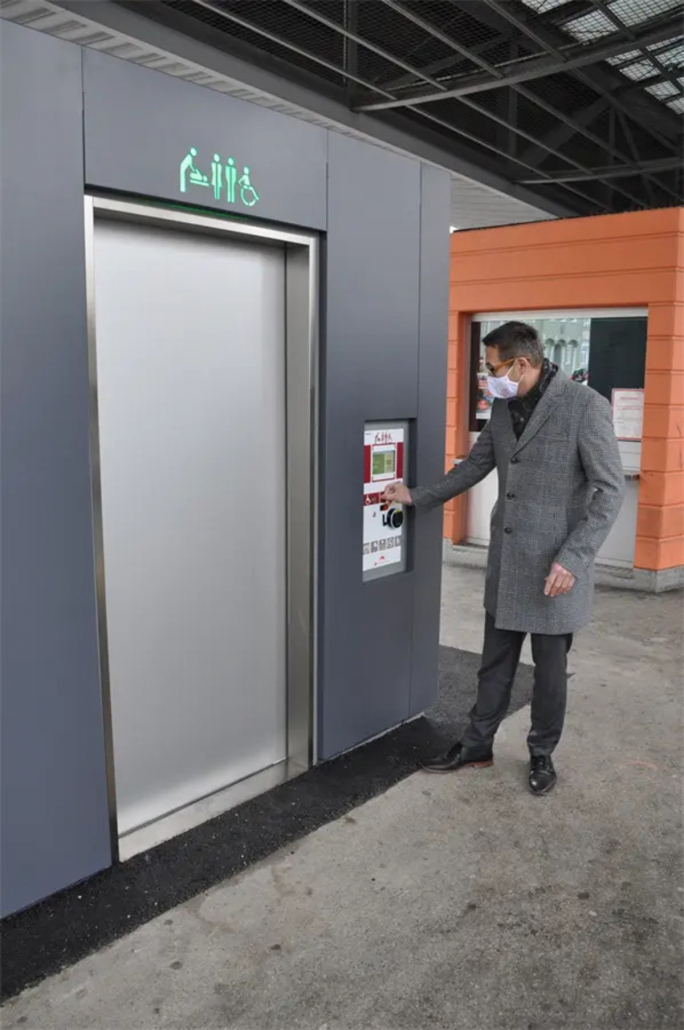 inaugurazione_wc_autopulente_steyr