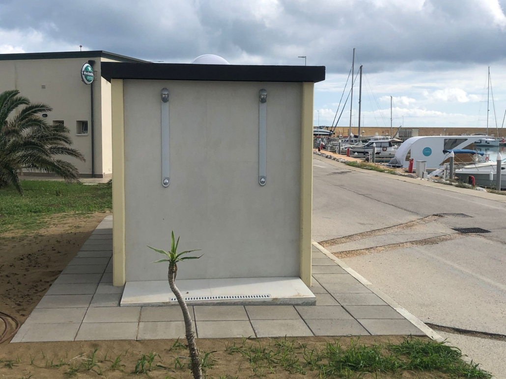 allegro 2H con pareti doccia_3 bagno prefabbricato con docce